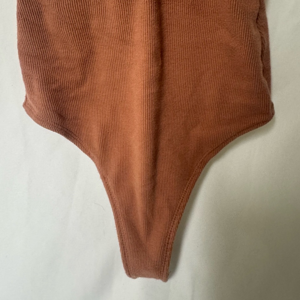Abercrombie & Fitch Rust Ribbed Henley Bodysuit - Picture 3 of 7